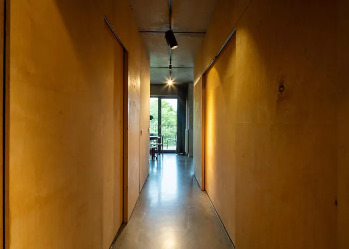 B10 Metro Stadion Narodowy Parking Free