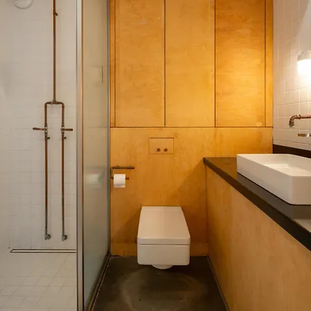 B10 Metro Stadion Narodowy Parking Free